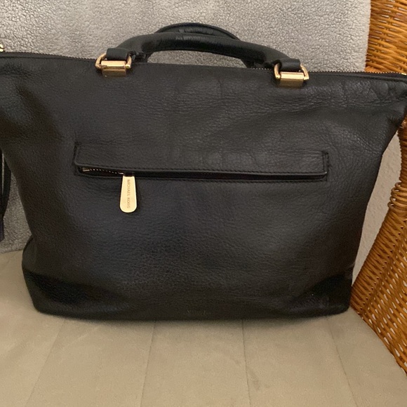 Vince Camino very soft black leather handbag. - Picture 2 of 14